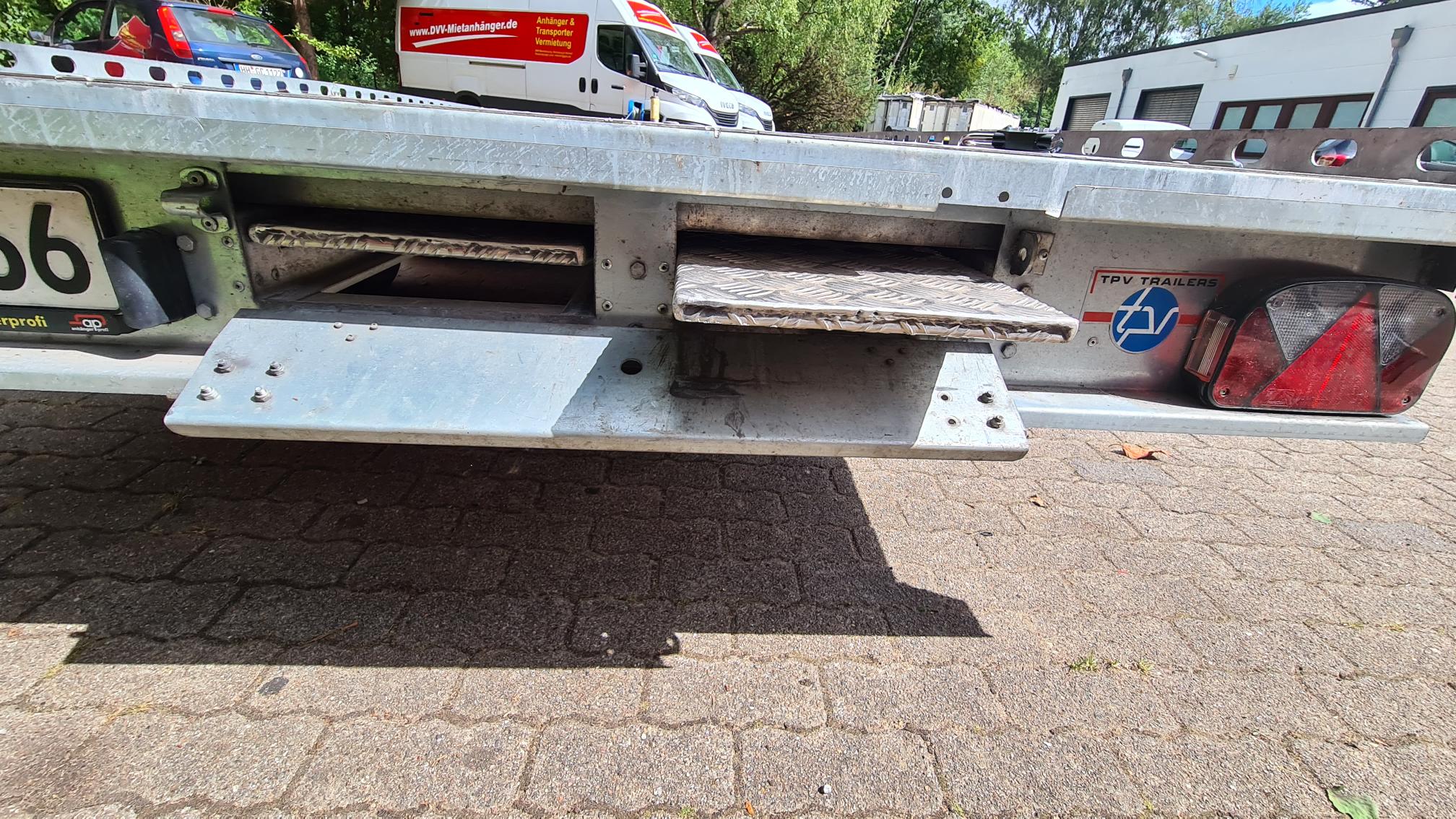 Vehicle transporter 10